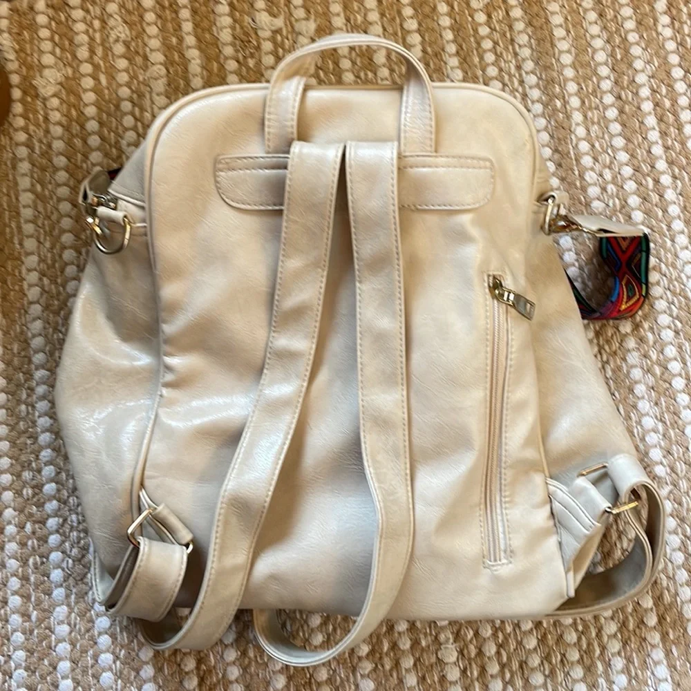 Modern Chic Bucket Backpack - Picture 2 of 4